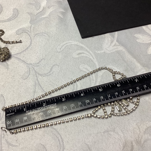 RHINESTONE ESRRING SET. MOMS COLLECTIONS. BLING ๐๐๐๐ - Picture 8 of 12